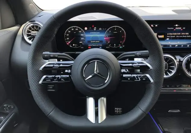 Angebotsdetails Mercedes-Benz GLA 220 d 4MATIC ++sofort verfügbar++ Metalliclack mountaingrau