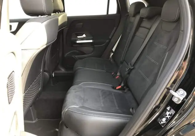 Angebotsdetails Mercedes-Benz GLA 220 d 4MATIC ++sofort verfügbar++ Metalliclack kosmosschwarz
