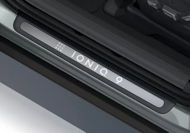 Angebotsdetails Hyundai IONIQ 9 110 kWh Allradantrieb Techniq Nocturne Grey Matt