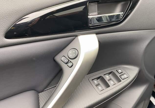 Angebotsdetails Mitsubishi Eclipse Cross Eclipse Cross Plug-In Hybrid Plus Panther-Schwarz-Metallic