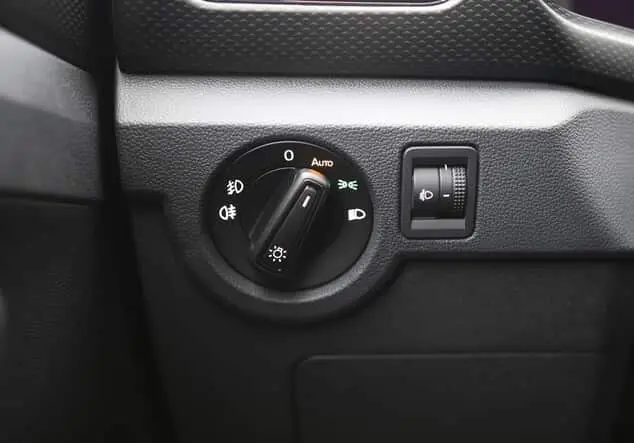 Angebotsdetails Volkswagen T-Cross 1.0 TSI LIFE *ACC*Kamera*APP Reef Blue Metallic