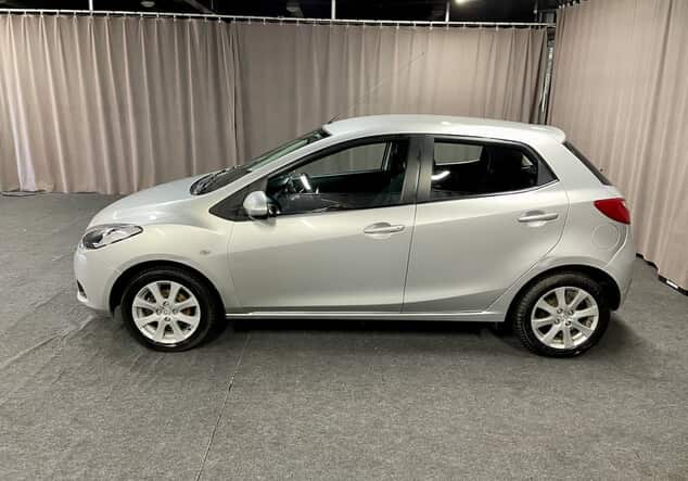 Angebotsdetails Mazda 2 75PS *GÜNSTIGER KLEINWAGEN*KLIMA silber