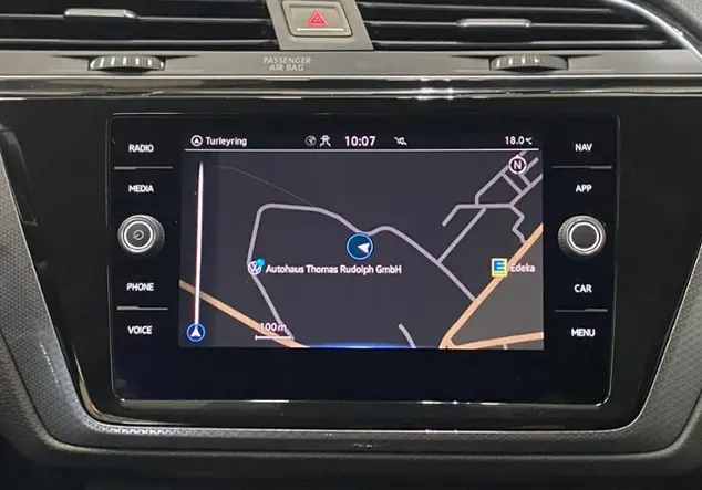 Angebotsdetails Volkswagen Touran 1.5 TSI Active KLIMA NAVI ALU Schwarz (Deep Black Perleffekt)