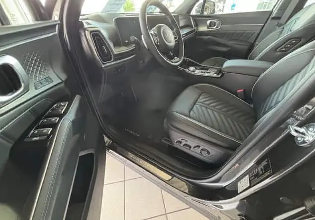 Angebotsdetails Kia Sorento Platinum 4WD 7Sitzer GD Premium Grau ((AGT) INTERSTELLAR GREY M)