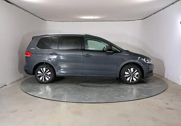 Angebotsdetails Volkswagen Touran Volkswagen Touran GOAL 1.5 TSI 110 kW (150 PS) 7-Gang-DSG Delfingrau Metallic