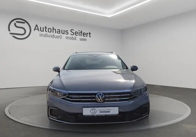 Angebotsdetails Volkswagen Passat Variant GTE Grau (Mondsteingrau)