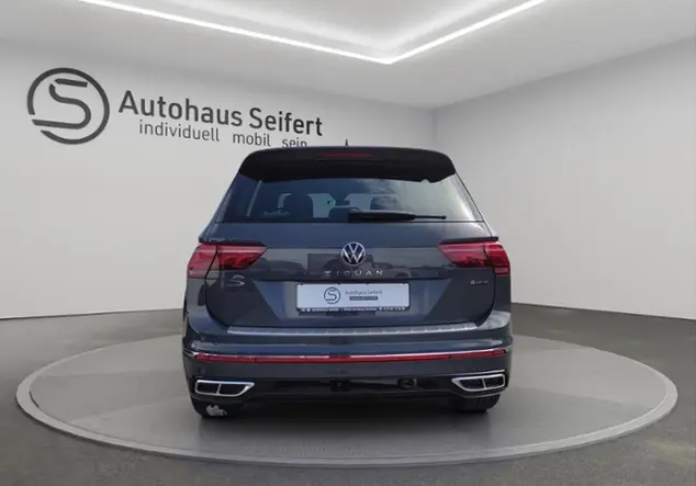 Angebotsdetails Volkswagen Tiguan R-Line 2.0 TDI 4Motion Grau (Delfingrau Metallic)