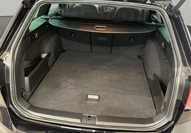 Angebotsdetails Volkswagen Passat Variant GTE 1.4 TSI / Schwarz (Deep Black Perleffekt)