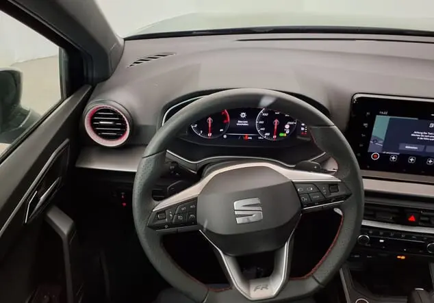 Angebotsdetails Seat Arona Seat Arona FR Black Edition 1.5 TSI 110 kW (150 PS) 7-Gang-DSG Midnight Schwarz Metallic