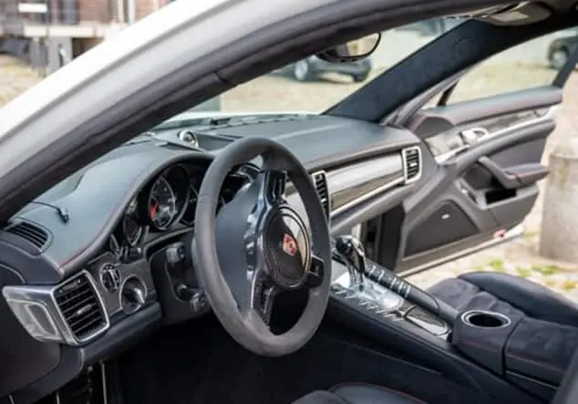 Angebotsdetails Porsche Panamera GTS weiß
