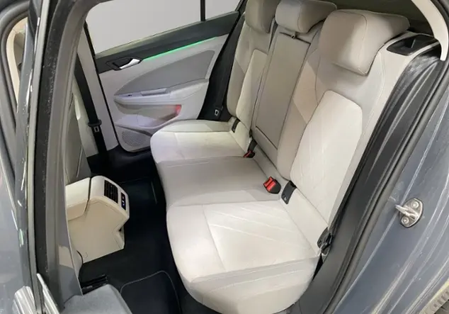 Angebotsdetails Volkswagen Golf VIII 1.5 TSI Style +NAVI+MEMORYSITZ Grau (Delfingrau Metallic)