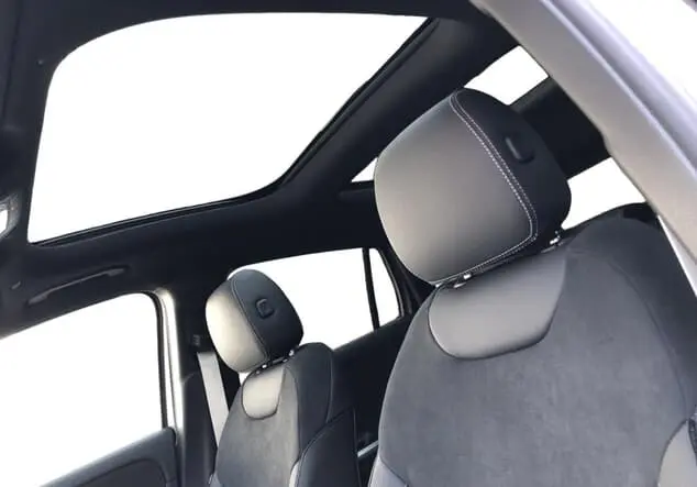 Angebotsdetails Mercedes-Benz GLA 220 d 4MATIC ++sofort verfügbar++ Metalliclack mountaingrau