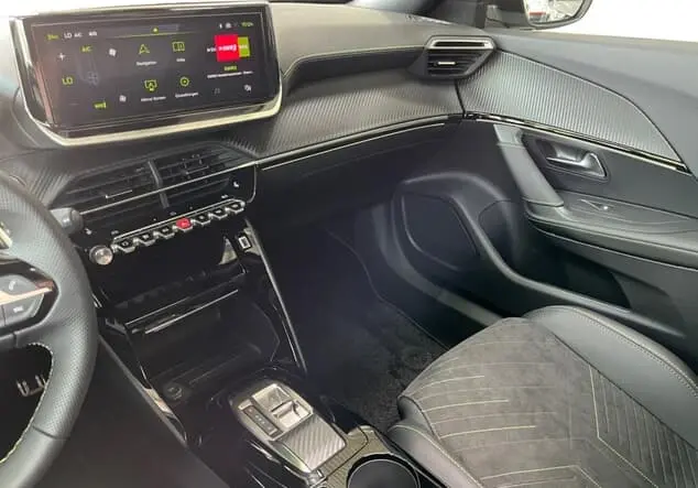 Angebotsdetails Peugeot 2008 1.2 PureTech 130 GT ++sofort verfügbar++ Grau/typ aussenverkleidung-lackierung