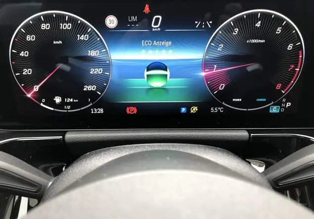 Angebotsdetails Mercedes-Benz GLA 180 AMG-Line ++sofort verfügbar++ Grau-lack mountaingrau