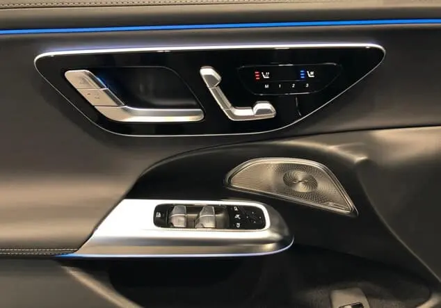 Angebotsdetails Mercedes-Benz E 300 de 4MATIC Limousine mit EQ Hybrid ++sofort verfügbar++ Metalliclack graphitgrau