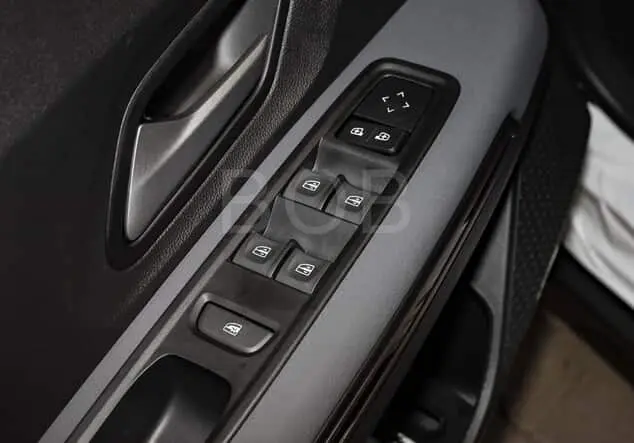 Angebotsdetails Dacia Sandero Stepway Extreme TCe 110 NAVI Perlmutt-Schwarz (Schwarz)