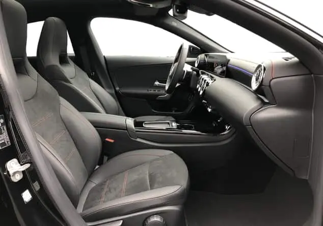 Angebotsdetails Mercedes-Benz CLA 200d Coupe Night-Paket Schwarz-Lack kosmosschwarz