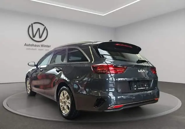 Angebotsdetails Kia Ceed Sportswagon Vision Grau ((H8G) DARK PENTA METAL M)