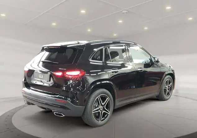 Angebotsdetails Mercedes-Benz GLA 220 4MATIC ++sofort verfügbar++ Metalliclack kosmosschwarz
