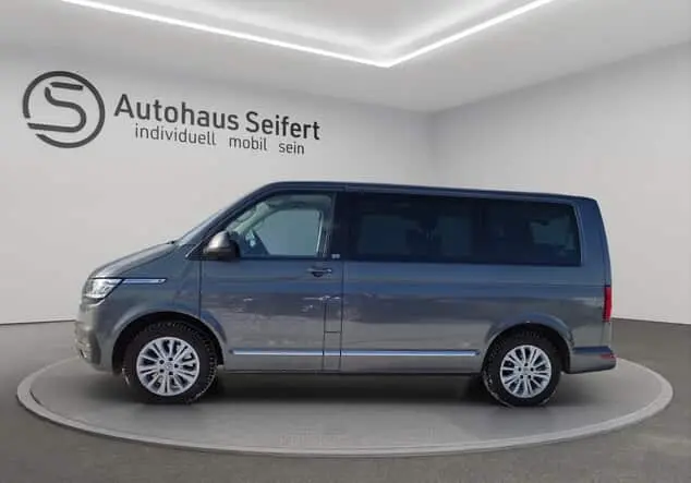Angebotsdetails Volkswagen T6.1 Multivan Generation SiX 2.0 TDI 4Mot. Grau (Indiumgrau met.)