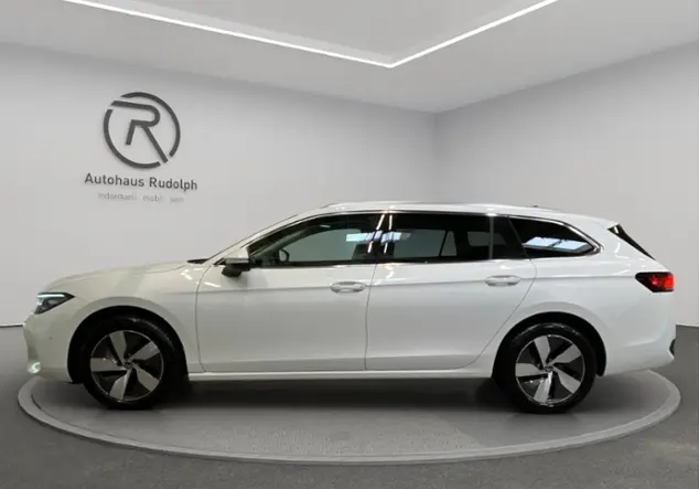 Angebotsdetails Volkswagen Passat Variant B9 2.0 TDI Business KLIMA WeiÃ (OryxweiÃ Perlmutteffekt)