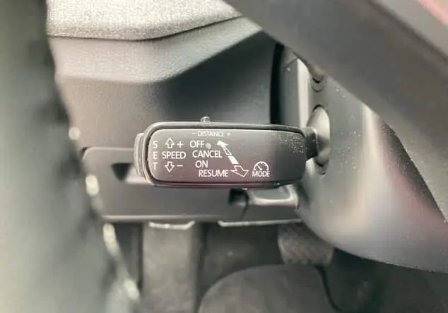 Angebotsdetails Skoda Kamiq Drive 1.0TSI DSG.MATRIX.NAVI.ViCo+.KAM.AHK.ASSIST.KESSY.SignA.WIRELESS.WSS-HEIZ. Black-Magic Perleffekt