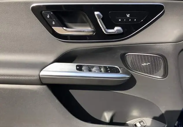 Angebotsdetails Mercedes-Benz GLC 220 d 4MATIC Blau-lack spektralblau
