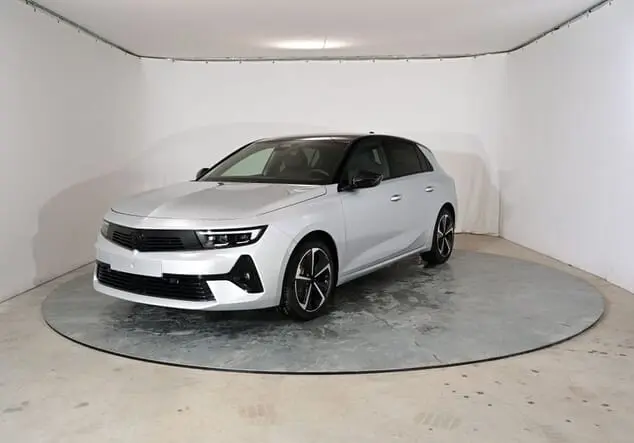 Angebotsdetails Opel Astra Opel Astra GS 1.2 Turbo 96 kW (130 PS) 8-Gang Automatikgetriebe Kristall Silber Metallic