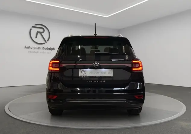 Angebotsdetails Volkswagen T-Cross 1.5 TSI Style R-Line / RFK Schwarz (Deep Black Perleffekt)