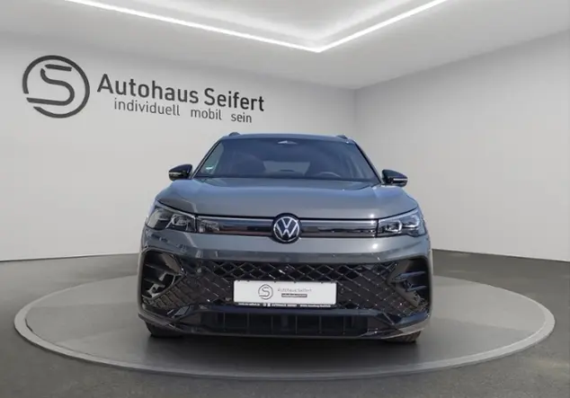 Angebotsdetails Volkswagen Tiguan 1.5 TSI eHybrid 150 kW R-Line Grau (DELFINGRAU)