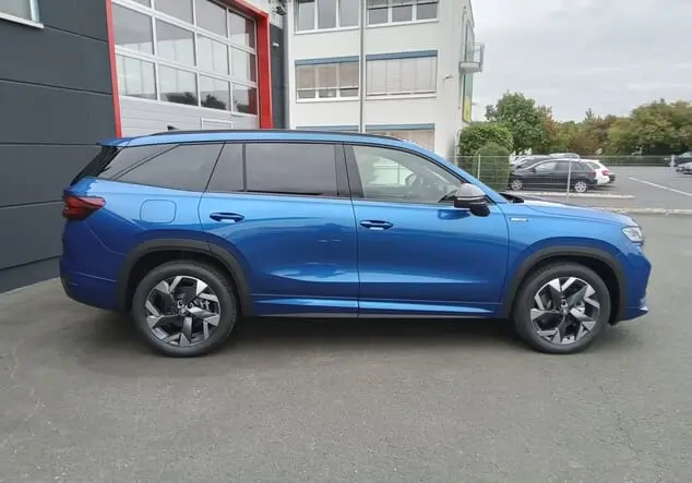 Angebotsdetails Skoda Kodiaq Skoda Kodiaq Sportline 2.0 TDI 142 kW (193 PS) 7-Gang-DSG Race-Blau Metallic