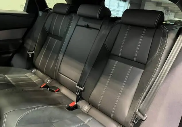 Angebotsdetails Land Rover Range Rover Rover Velar P400 R-Dynamic SE Santorini black