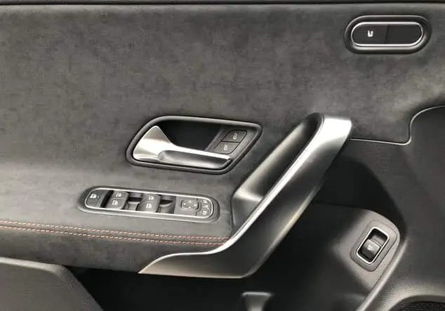 Angebotsdetails Mercedes-Benz CLA 200d Coupe Night-Paket Schwarz-Lack kosmosschwarz