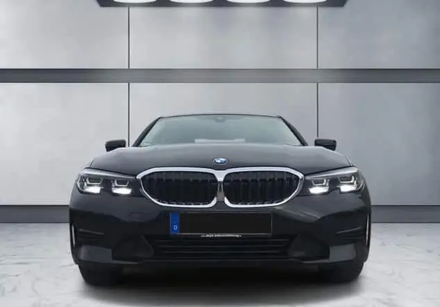 Angebotsdetails BMW 3er 320d, Automatik, Navigation, schwarz