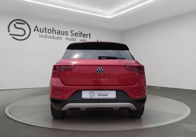 Angebotsdetails Volkswagen T-Roc Move Rot (Kings Red Metallic)