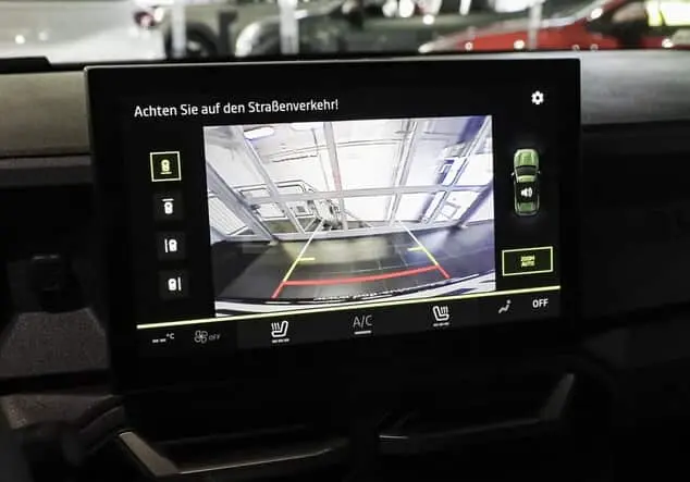 Angebotsdetails Dacia Duster Journey TCe 130 inkl. SonderzubehÃ¶r Zeder-GrÃ¼n (GrÃ¼n)
