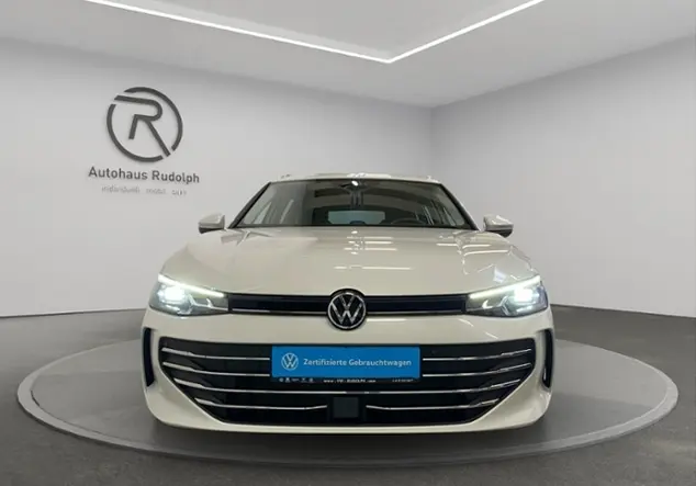 Angebotsdetails Volkswagen Passat Variant B9 2.0 TDI Business KLIMA WeiÃ (OryxweiÃ Perlmutteffekt)