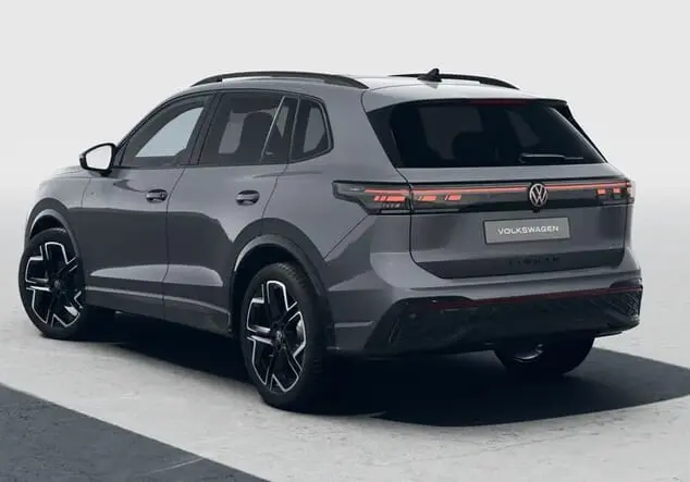 Angebotsdetails Volkswagen Tiguan Volskwagen Tiguan R-Line 1.5 TSI 110 kW (150 PS) 7-Gang-DSG Delfingrau Metallic