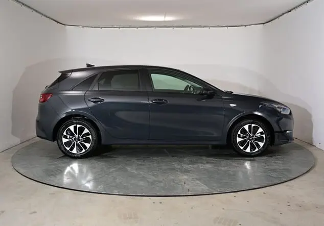 Angebotsdetails Kia Ceed Kia Ceed Silver 1.5 T-GDI 103kW (140PS) 6-Gang Pentametal Metallic