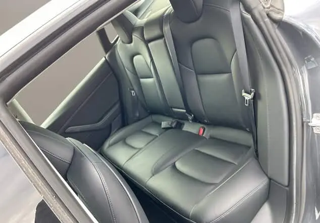Angebotsdetails Tesla Model 3 Performance grau