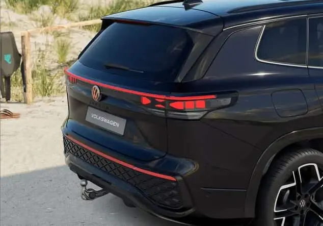 Angebotsdetails Volkswagen Tayron Volkswagen Tayron R-Line 2.0 TSI 195 kW (265 PS) 7-Gang-DSG 4MOTION Grenadillschwarz Metallic