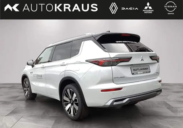 Angebotsdetails Mitsubishi Outlander Plug-in Hybrid TOP 2,4l Titan-Weiss/Panther-Schwarz (Schwarz)