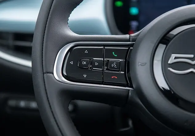 Angebotsdetails Fiat 500e ICON glacier blue metallic