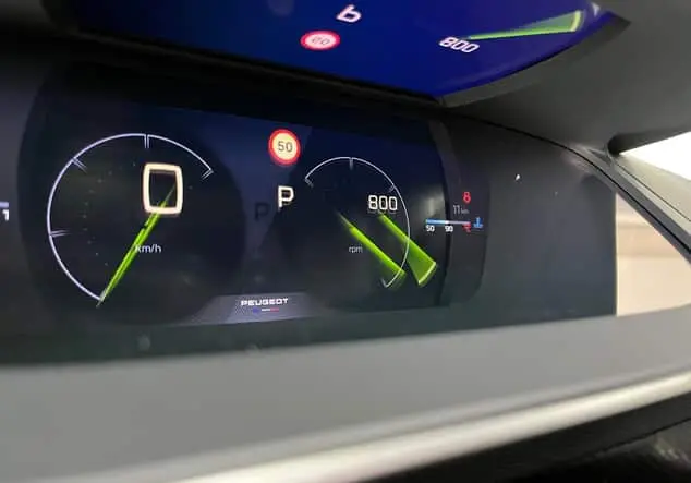 Angebotsdetails Peugeot 2008 1.2 PureTech 130 GT ++sofort verfügbar++ Grau/typ aussenverkleidung-lackierung