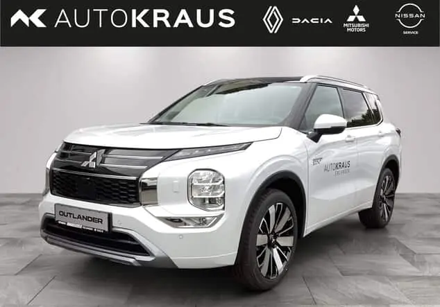 Angebotsdetails Mitsubishi Outlander Plug-in Hybrid TOP 2,4l Titan-Weiss/Panther-Schwarz (Schwarz)