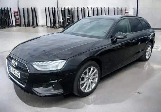 Angebotsdetails Audi A4 35 TFSI NAVI, Rückfahrkamera, Allwetterreifen Brillantschwarz