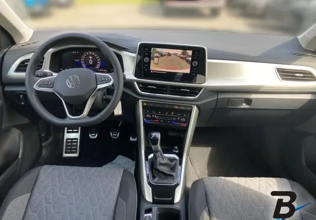 Angebotsdetails Volkswagen T-Roc 1.0 TSI Move IQ-Drive Rear View Silber