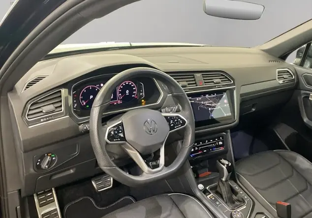 Angebotsdetails Volkswagen Tiguan Allspace 2.0 TDI 4Motion R-Line 'Blac Schwarz (Deep Black Perleffekt)