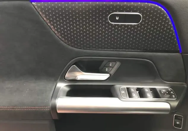 Angebotsdetails Mercedes-Benz GLA 220 4MATIC ++sofort verfügbar++ Metalliclack kosmosschwarz