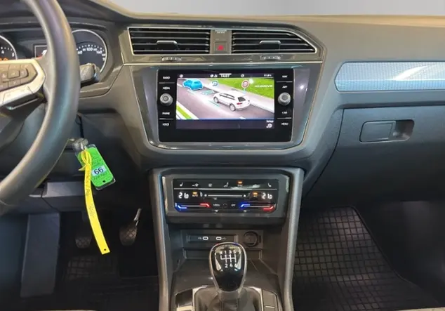 Angebotsdetails Volkswagen Tiguan 1.5TSI Life RfK MatrixLED Silber (Ivory Silver Metallic)